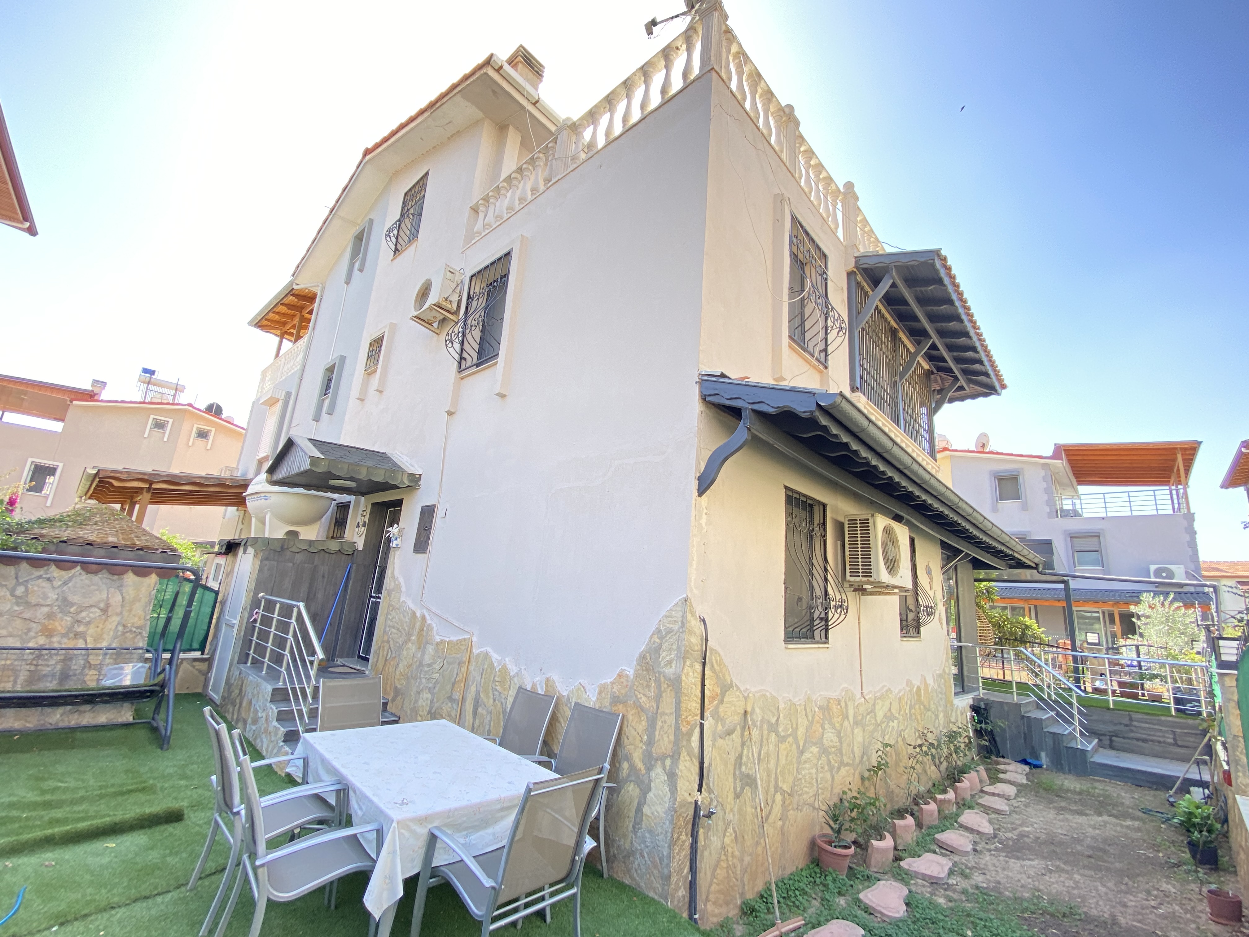 Ürkmez De Denize Tarafında Bahçeli Satılık 5+1 Villa — 6 / 28