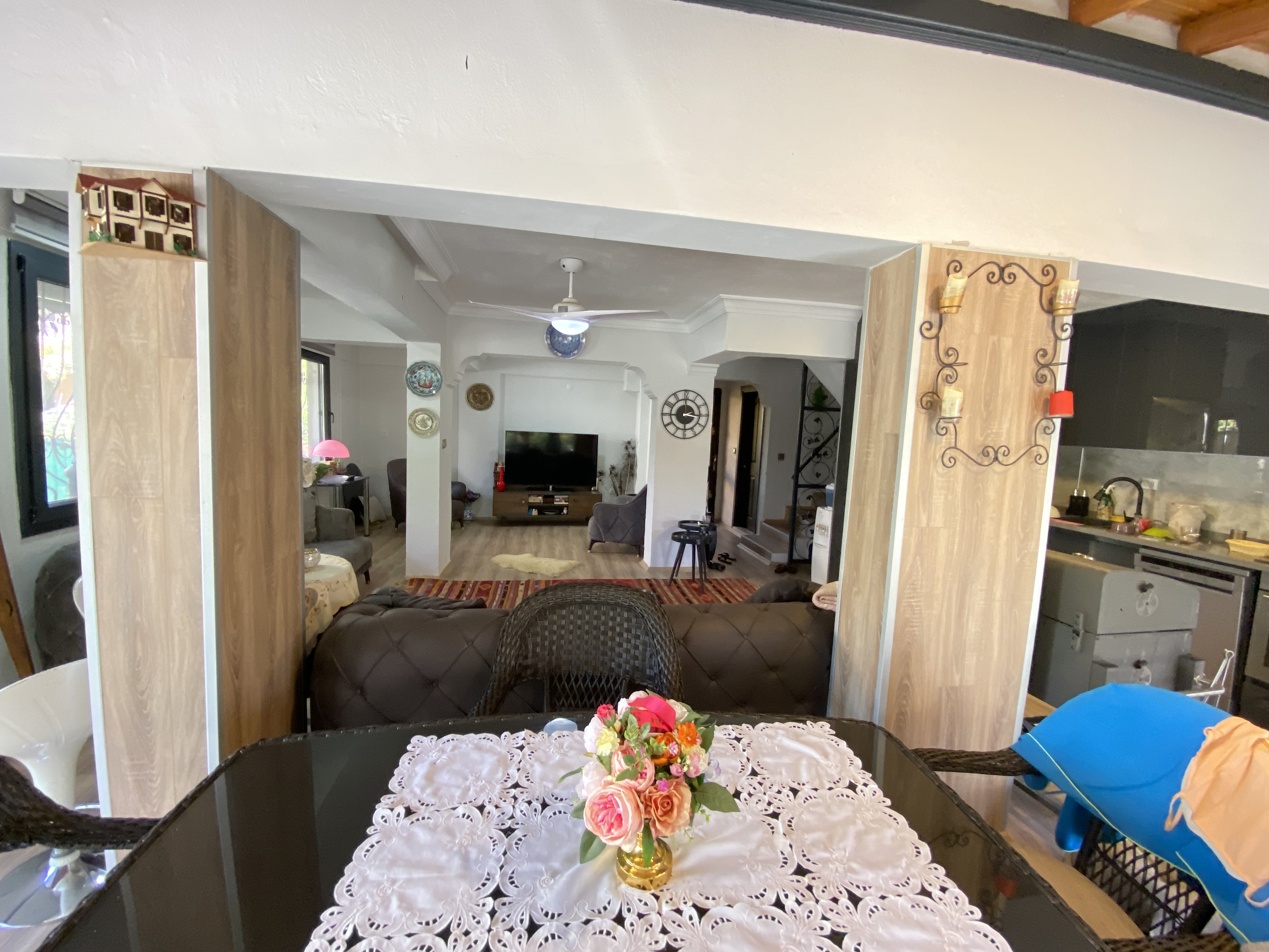 Ürkmez De Denize Tarafında Bahçeli Satılık 5+1 Villa — 13 / 28